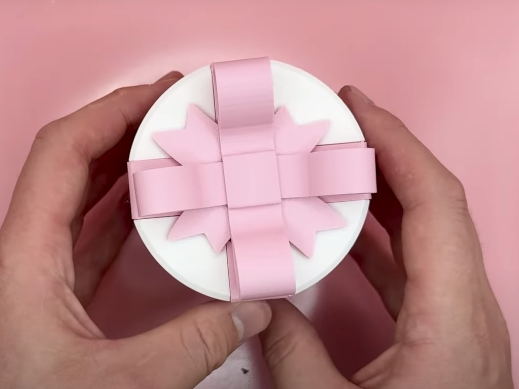 Funny 3D Annoying Gift Box with Bowknot – Creative Valentine’s Day & New Year Novelty Gift - Image 9